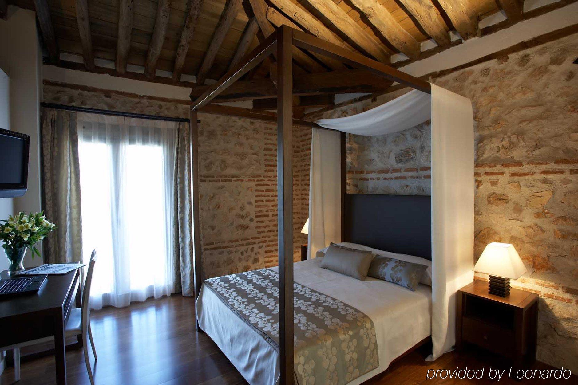 El Pontifical Hotel Santos De La Humosa Kamer foto